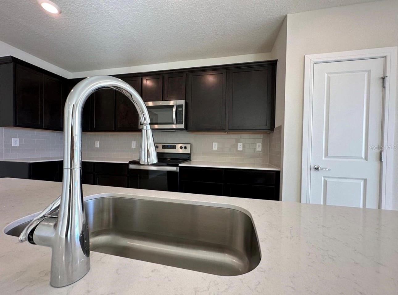 Image 7 of 39 For 5322 Royal Point