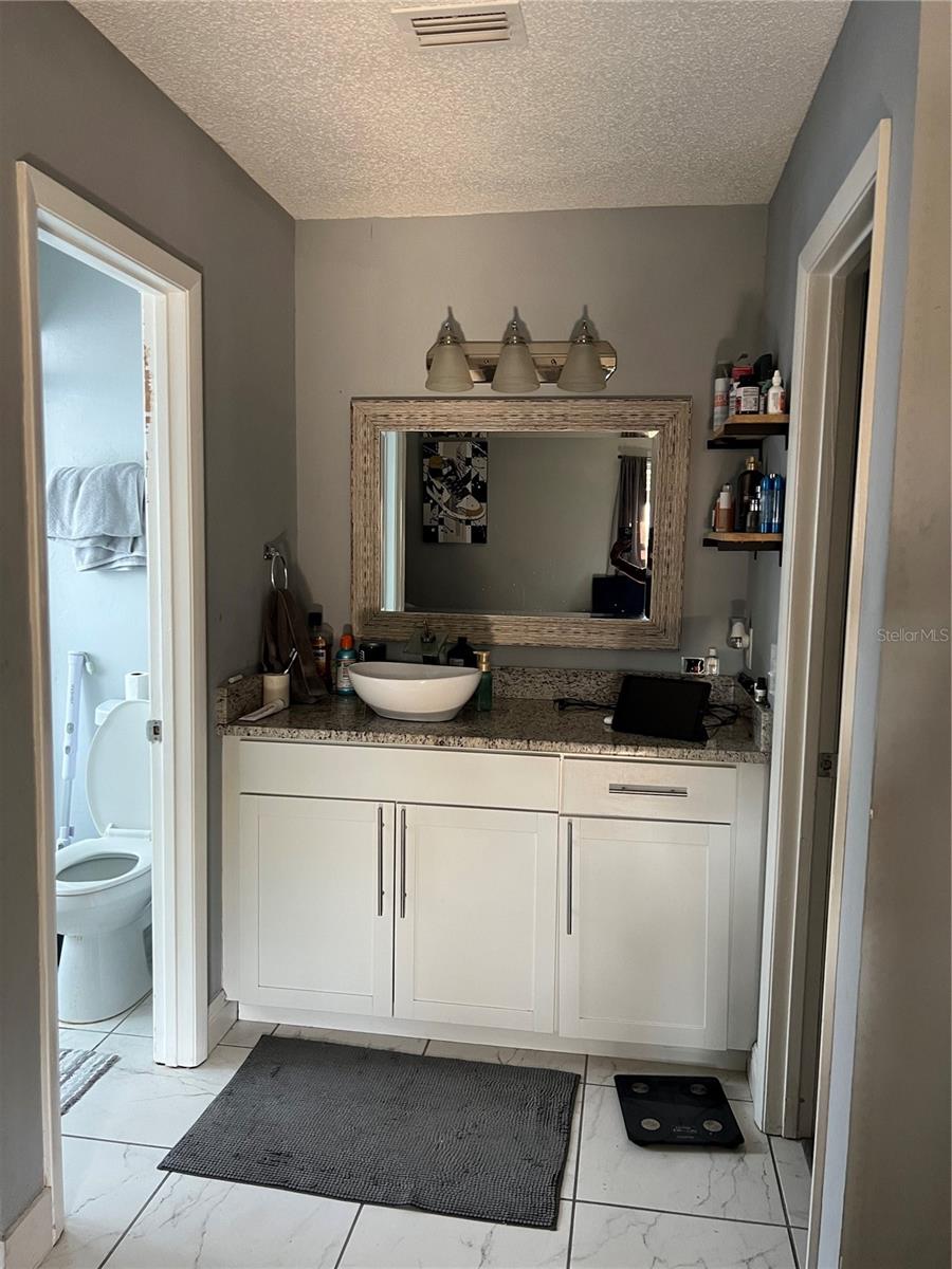 Image 3 of 10 For 7556 Covedale Drive