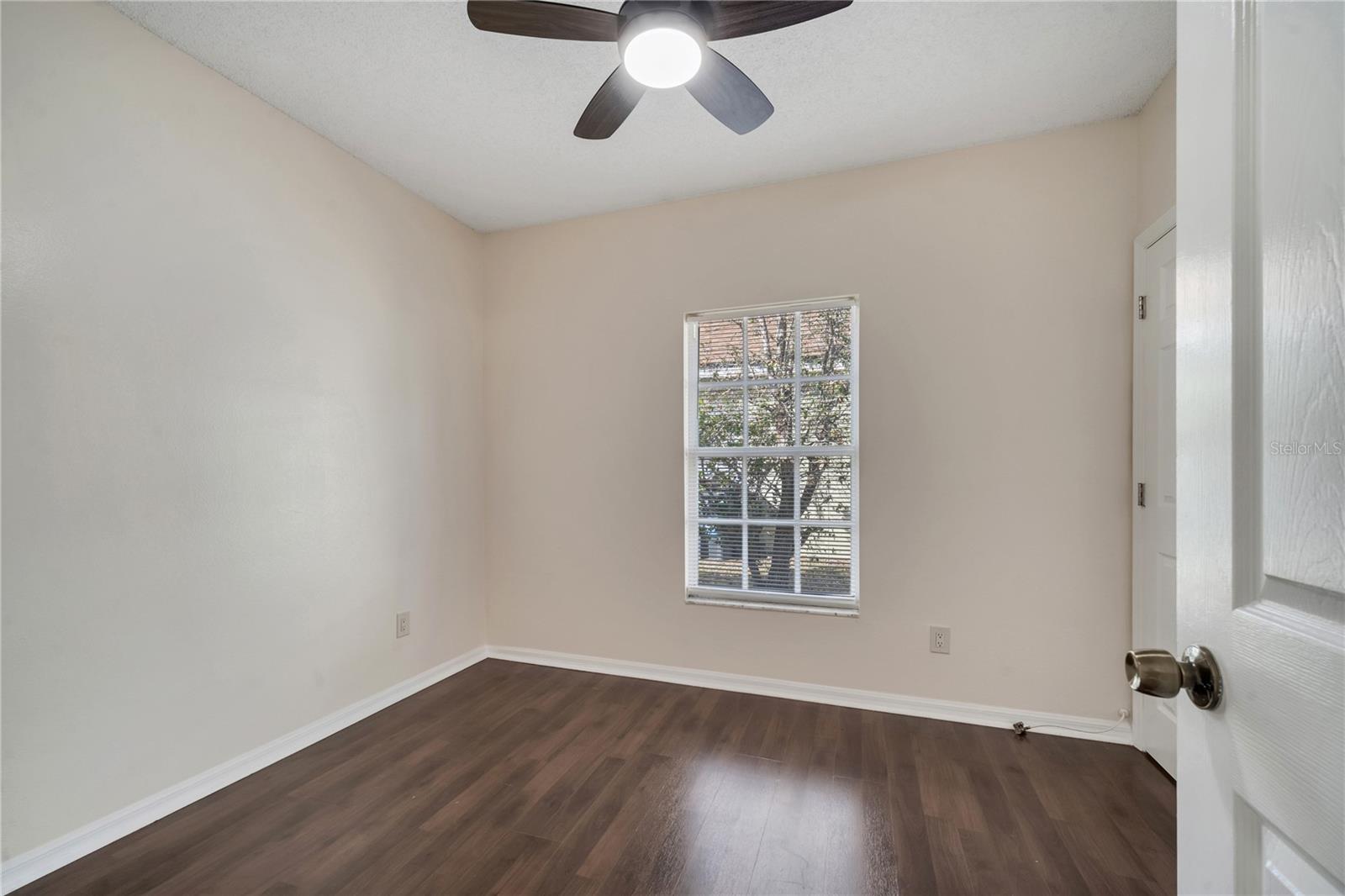 Image 14 of 48 For 1074 Universal Rest Place