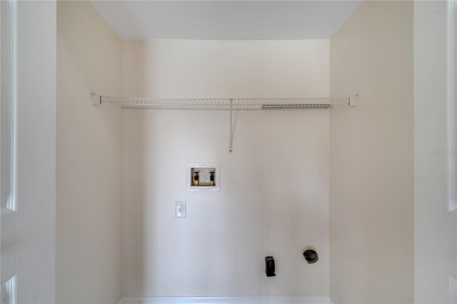 Image 22 of 48 For 1074 Universal Rest Place