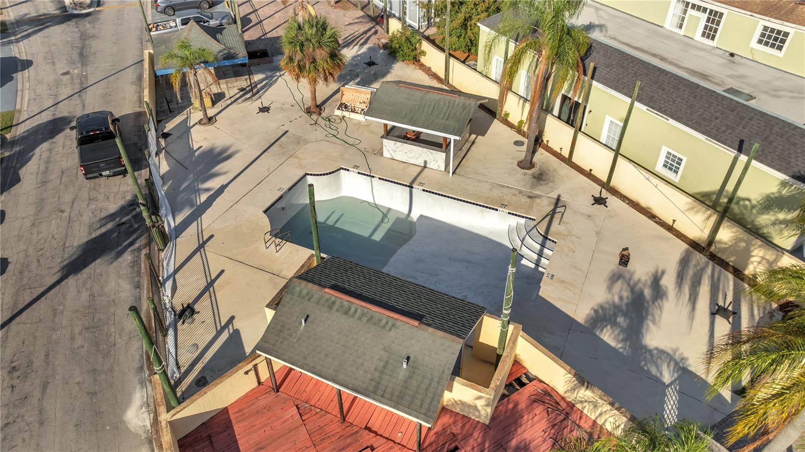 Image 33 of 48 For 1074 Universal Rest Place