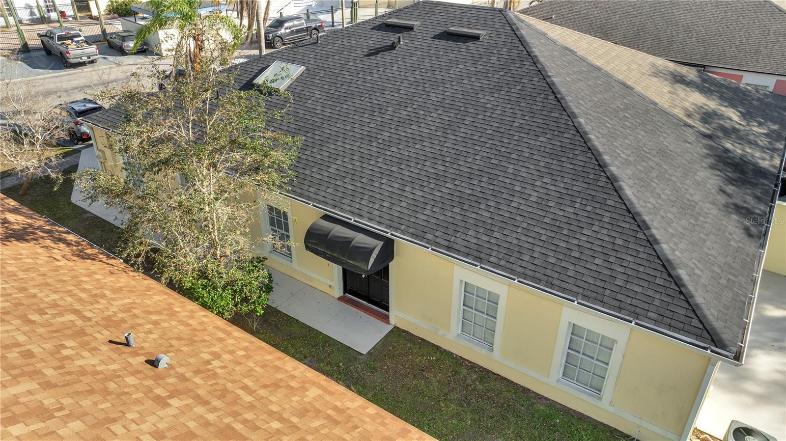 Image 38 of 48 For 1074 Universal Rest Place