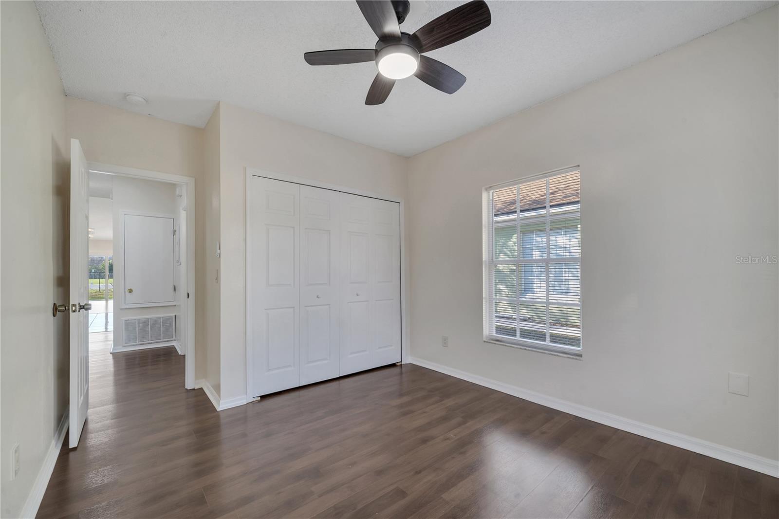 Image 41 of 48 For 1074 Universal Rest Place