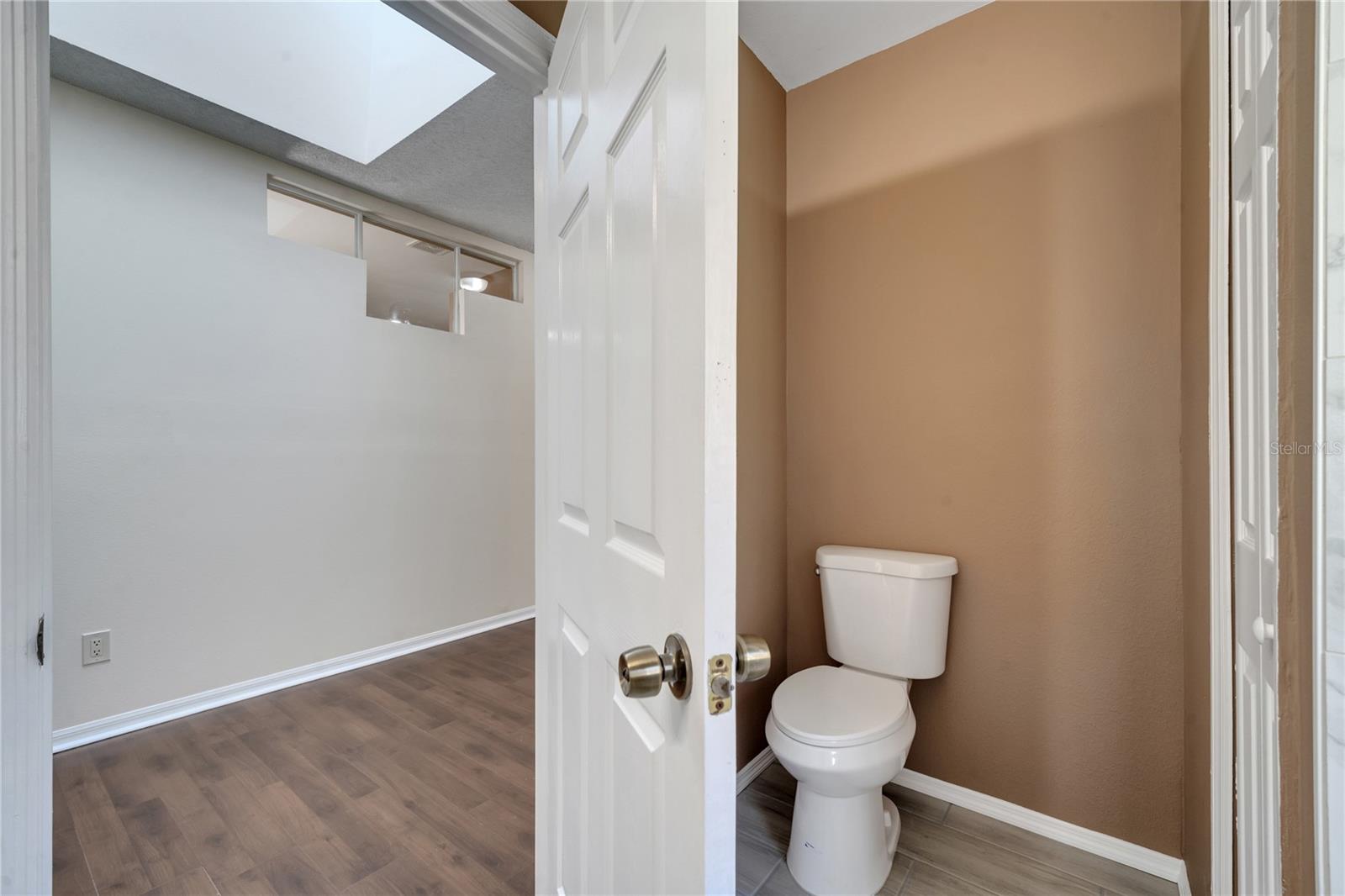 Image 42 of 48 For 1074 Universal Rest Place