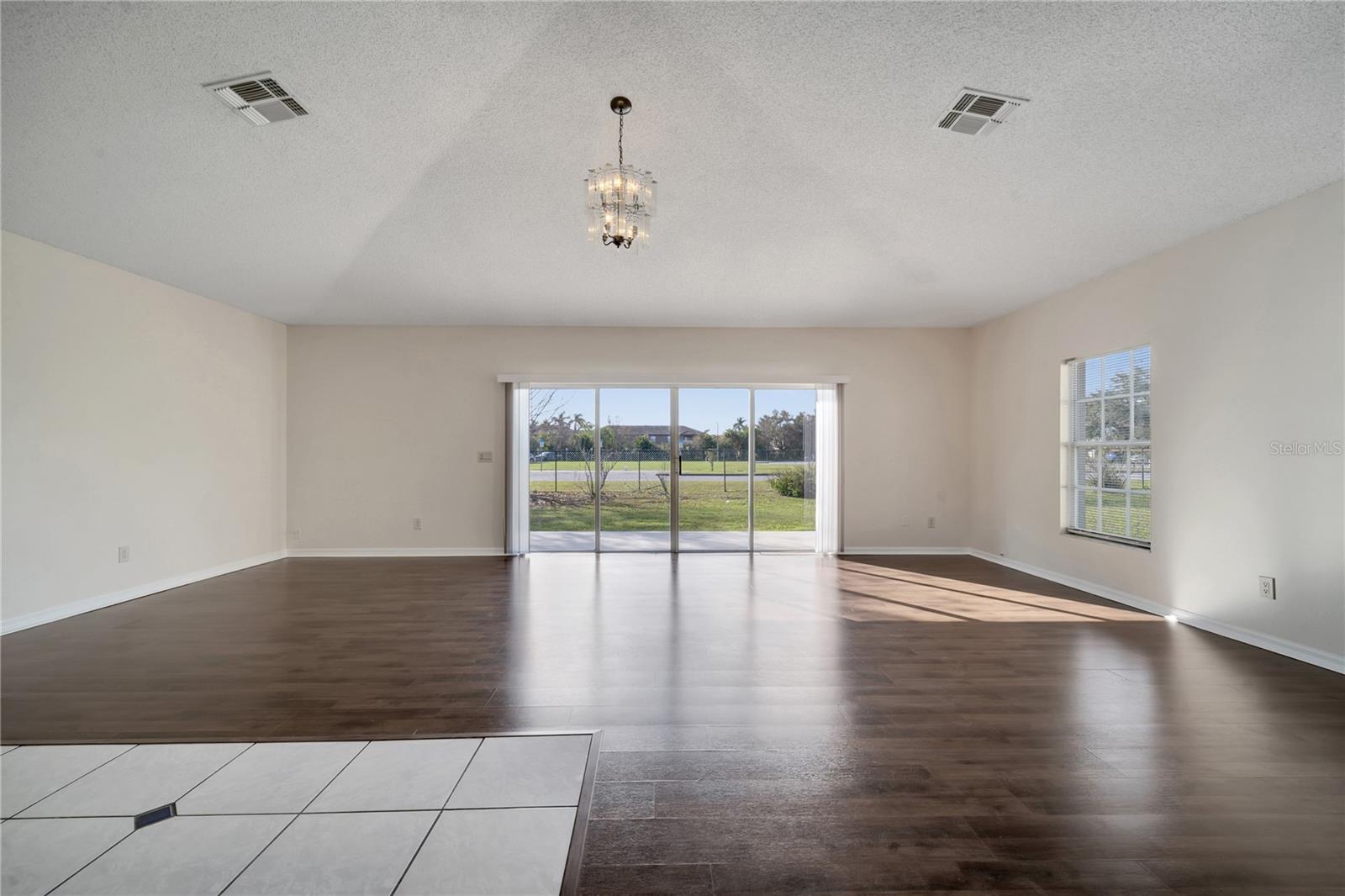 Image 47 of 48 For 1074 Universal Rest Place