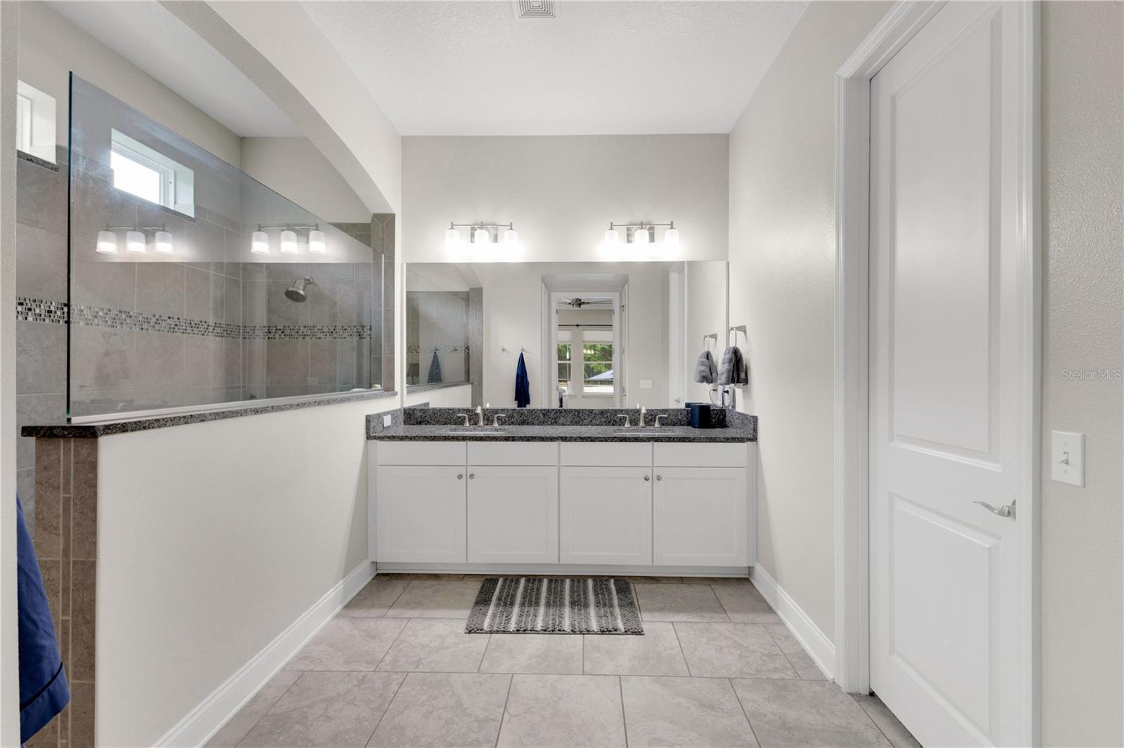 Image 17 of 39 For 16437 Good Hearth Boulevard