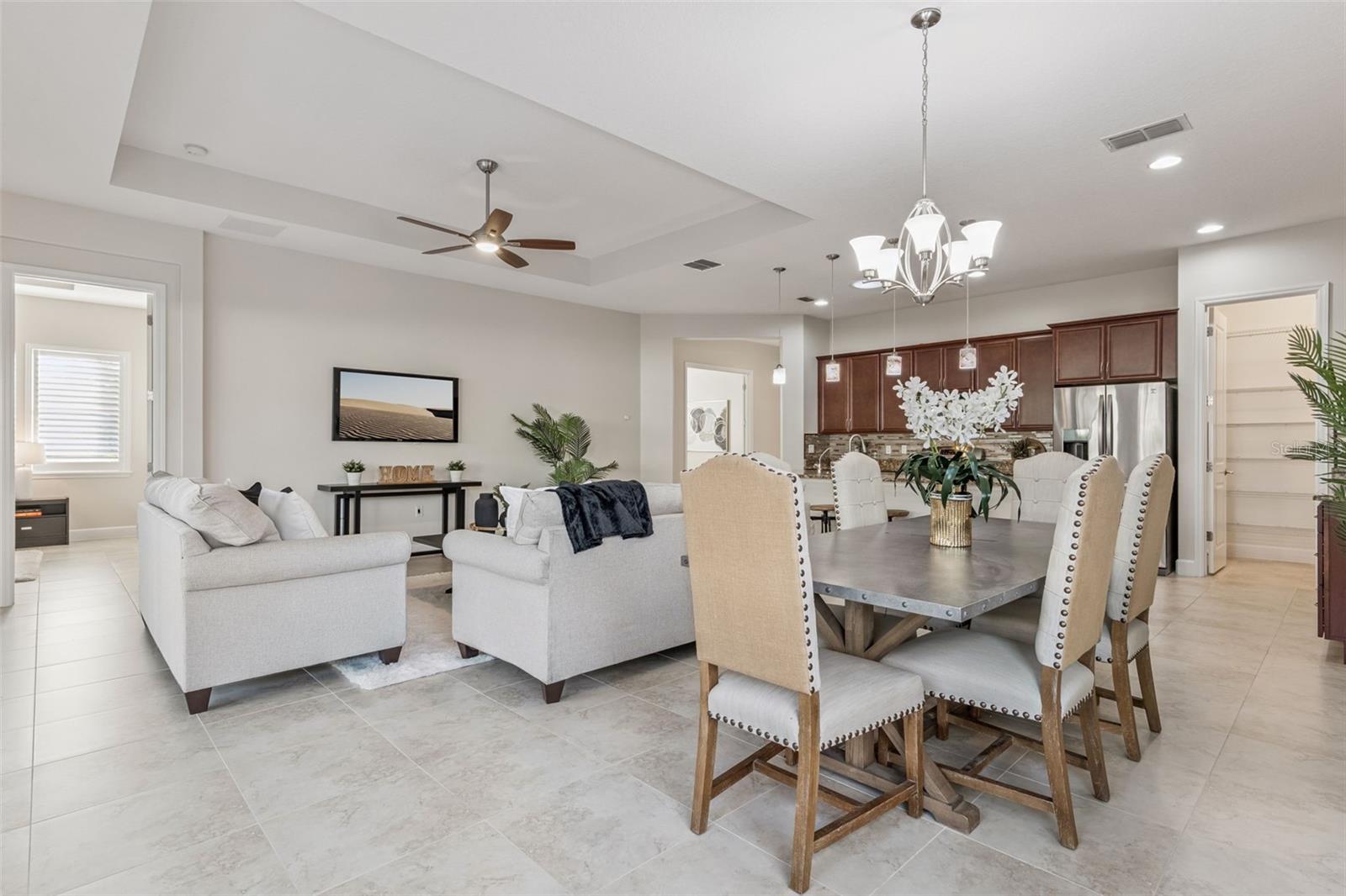 Image 17 of 51 For 1653 Victoria Gardens Drive