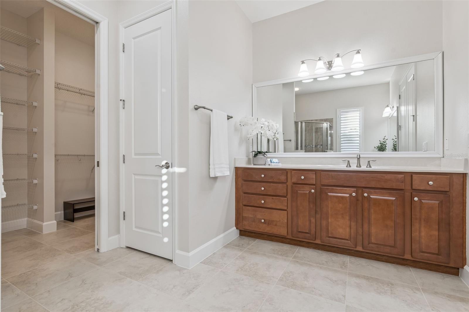 Image 21 of 51 For 1653 Victoria Gardens Drive