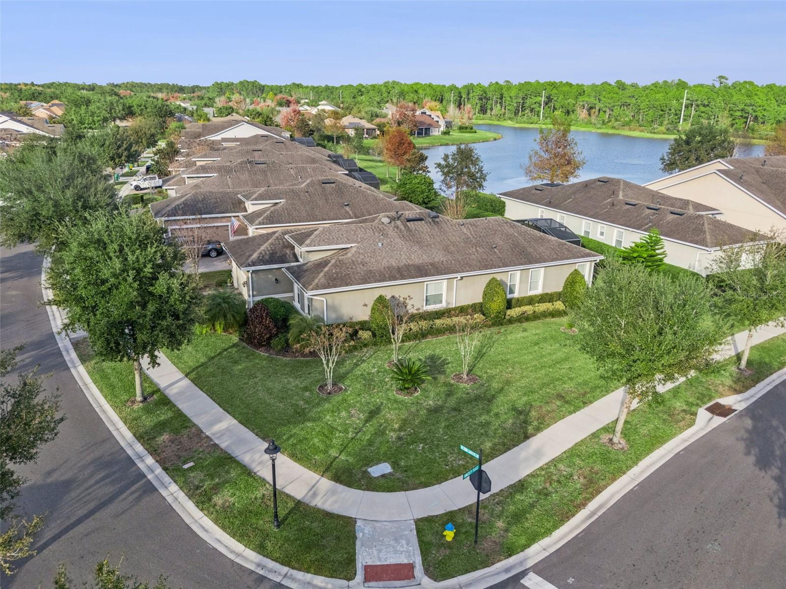 Image 35 of 51 For 1653 Victoria Gardens Drive