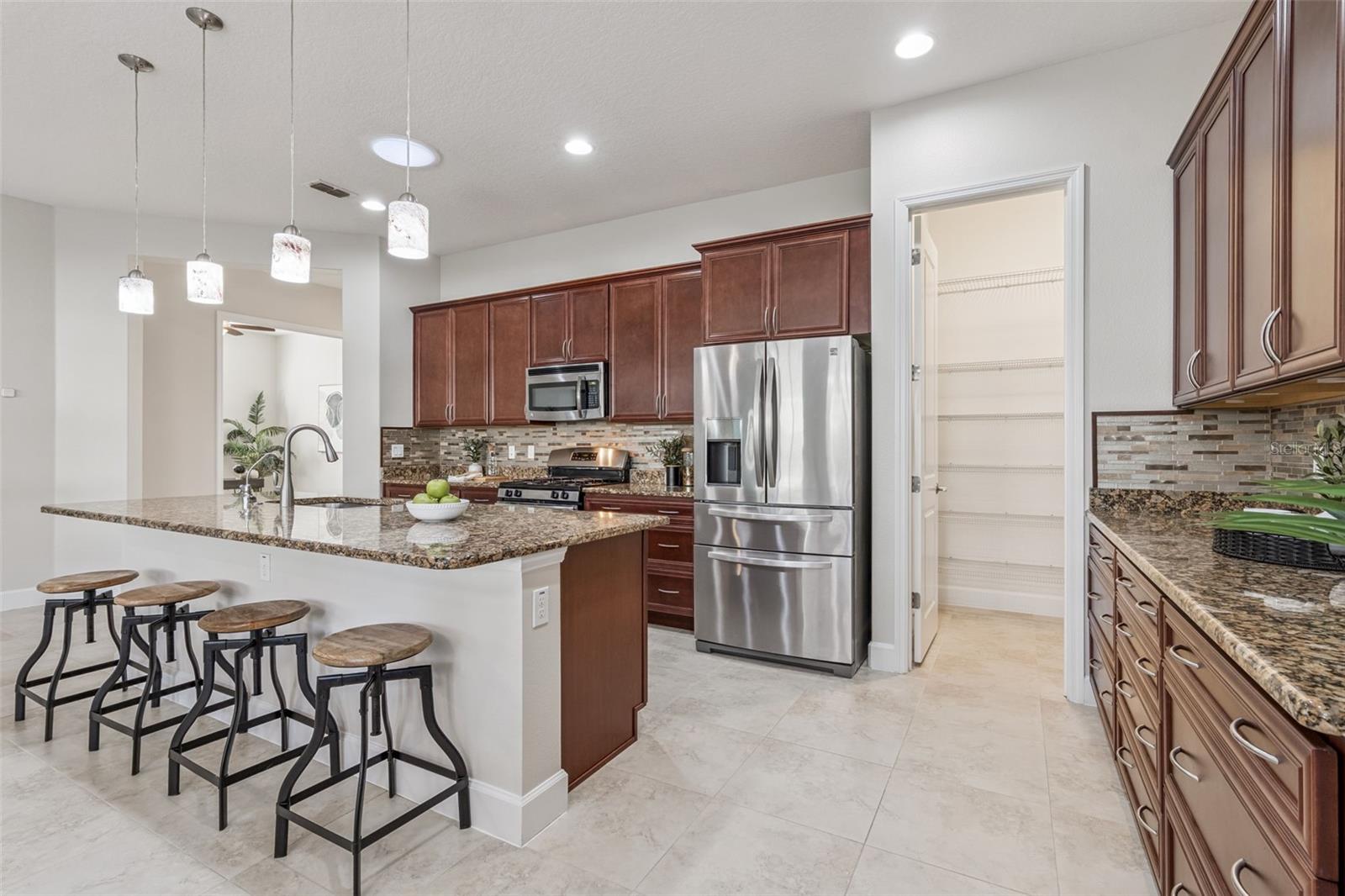 Image 9 of 51 For 1653 Victoria Gardens Drive