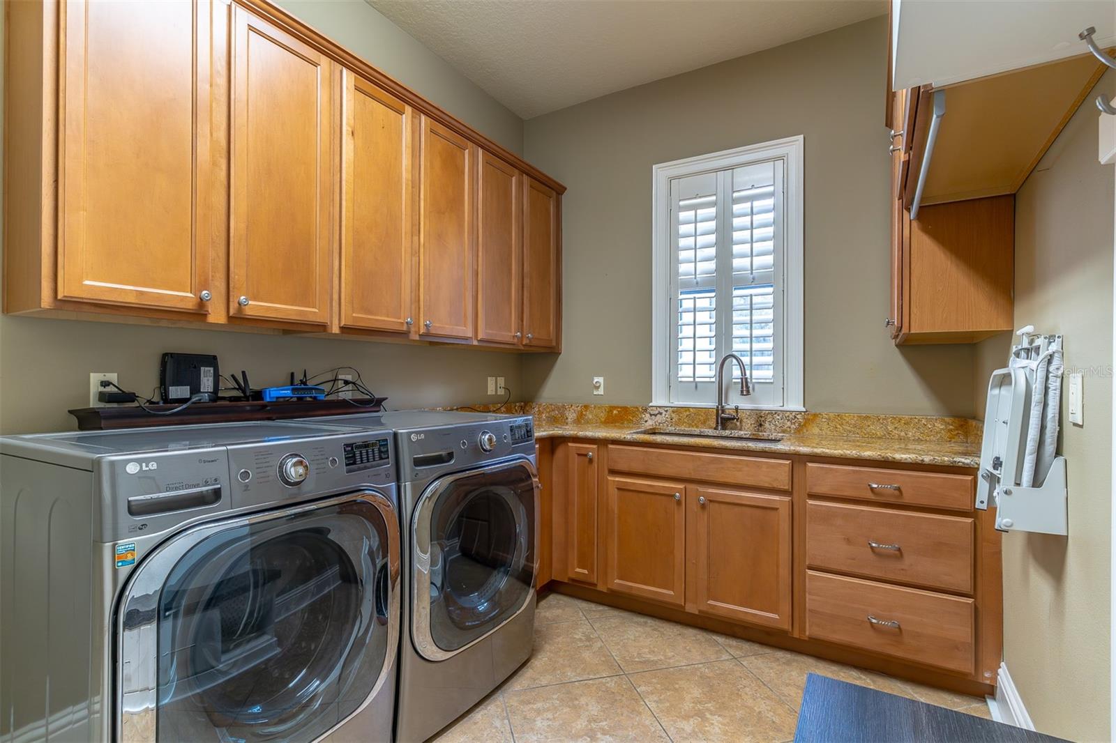 Image 14 of 81 For 2750 Lee Shore Loop