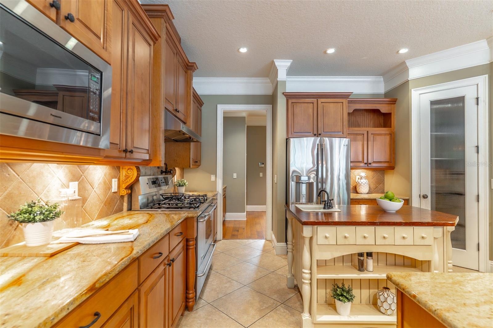 Image 17 of 81 For 2750 Lee Shore Loop