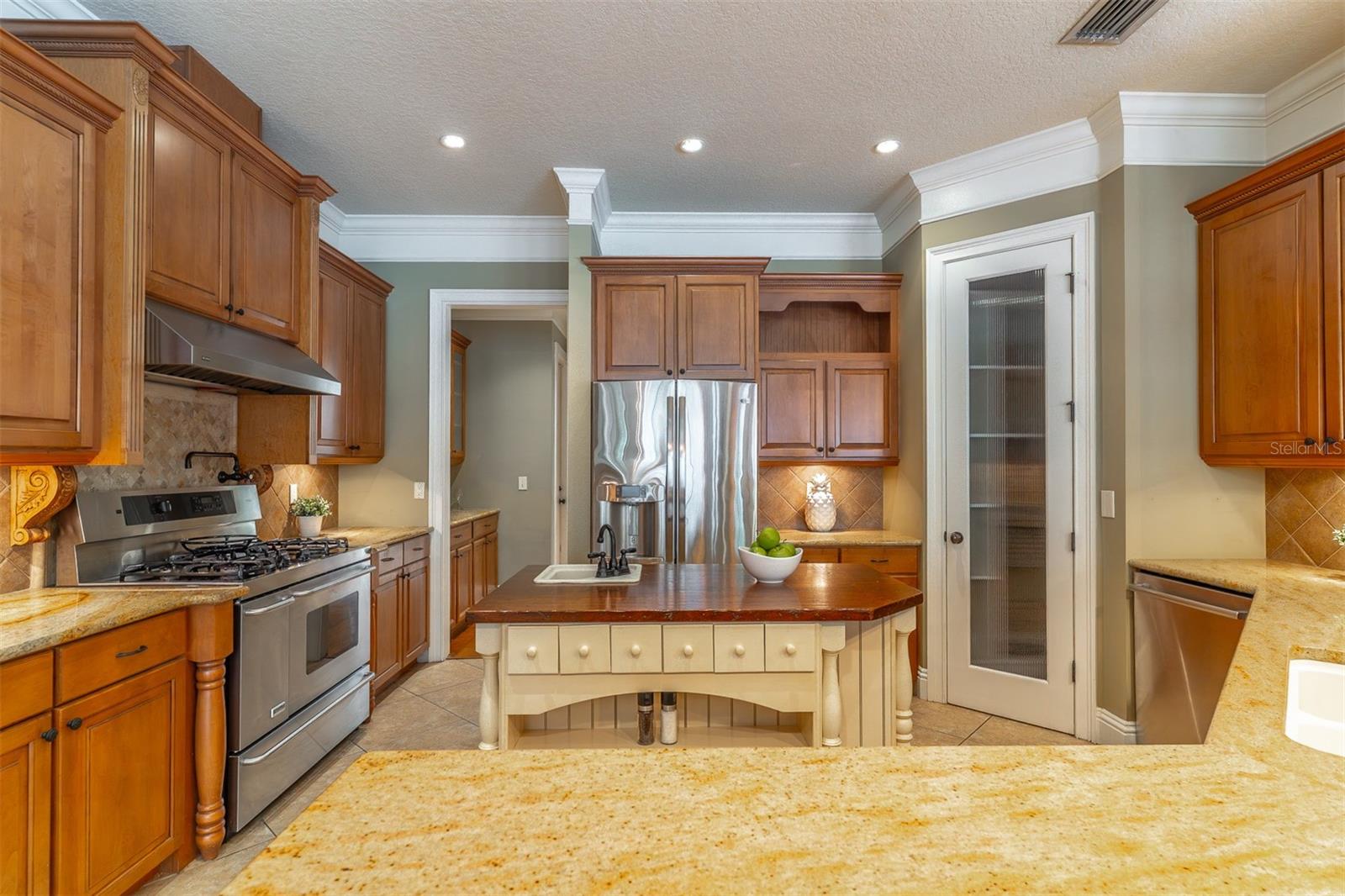 Image 19 of 81 For 2750 Lee Shore Loop