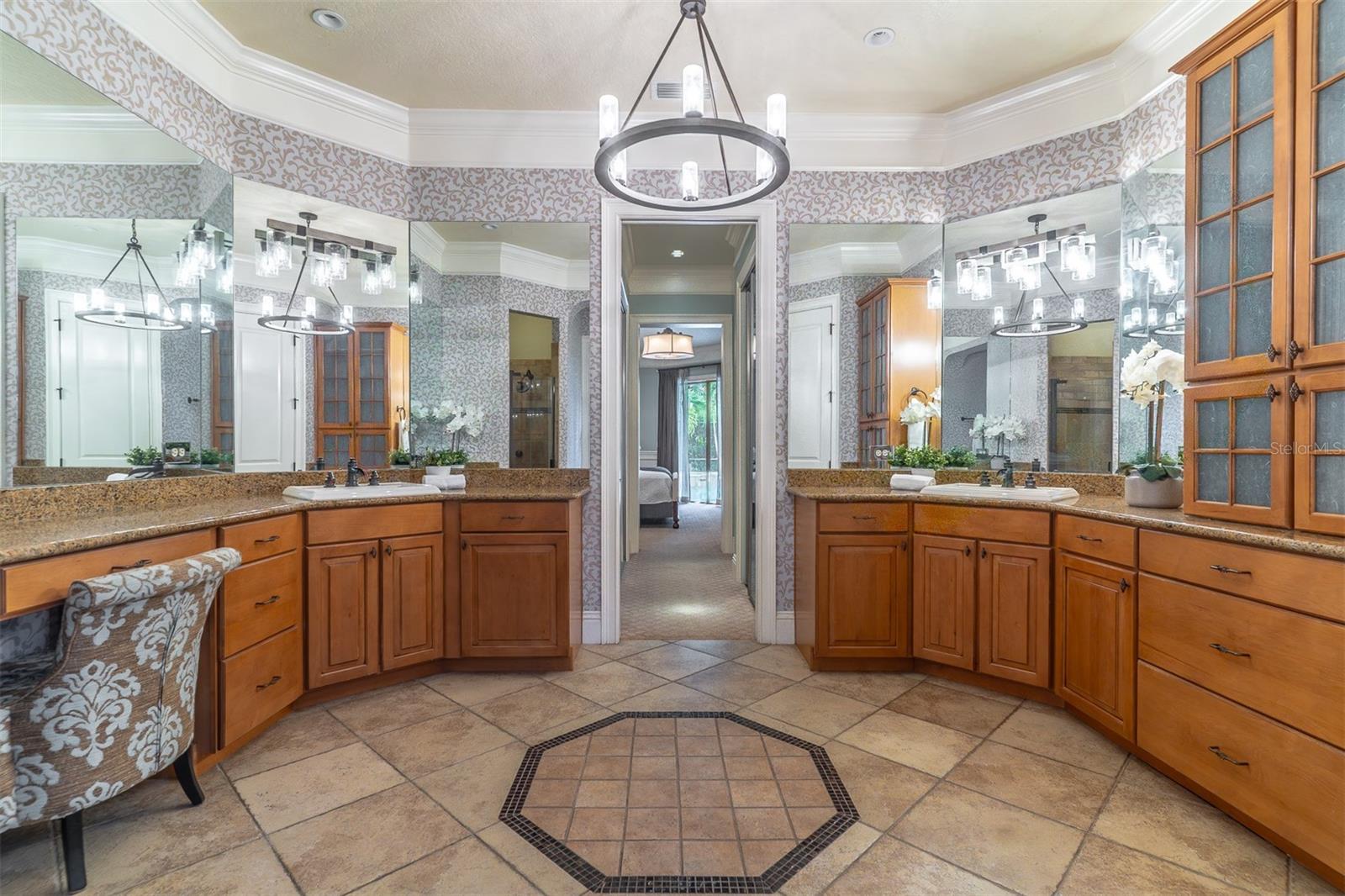 Image 28 of 81 For 2750 Lee Shore Loop