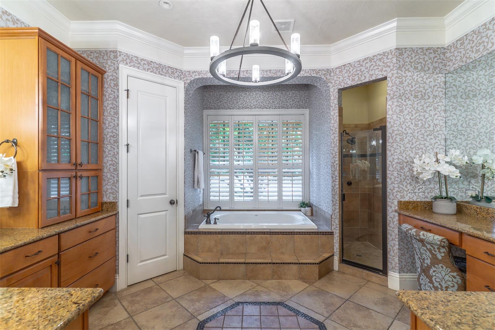 Image 29 of 81 For 2750 Lee Shore Loop