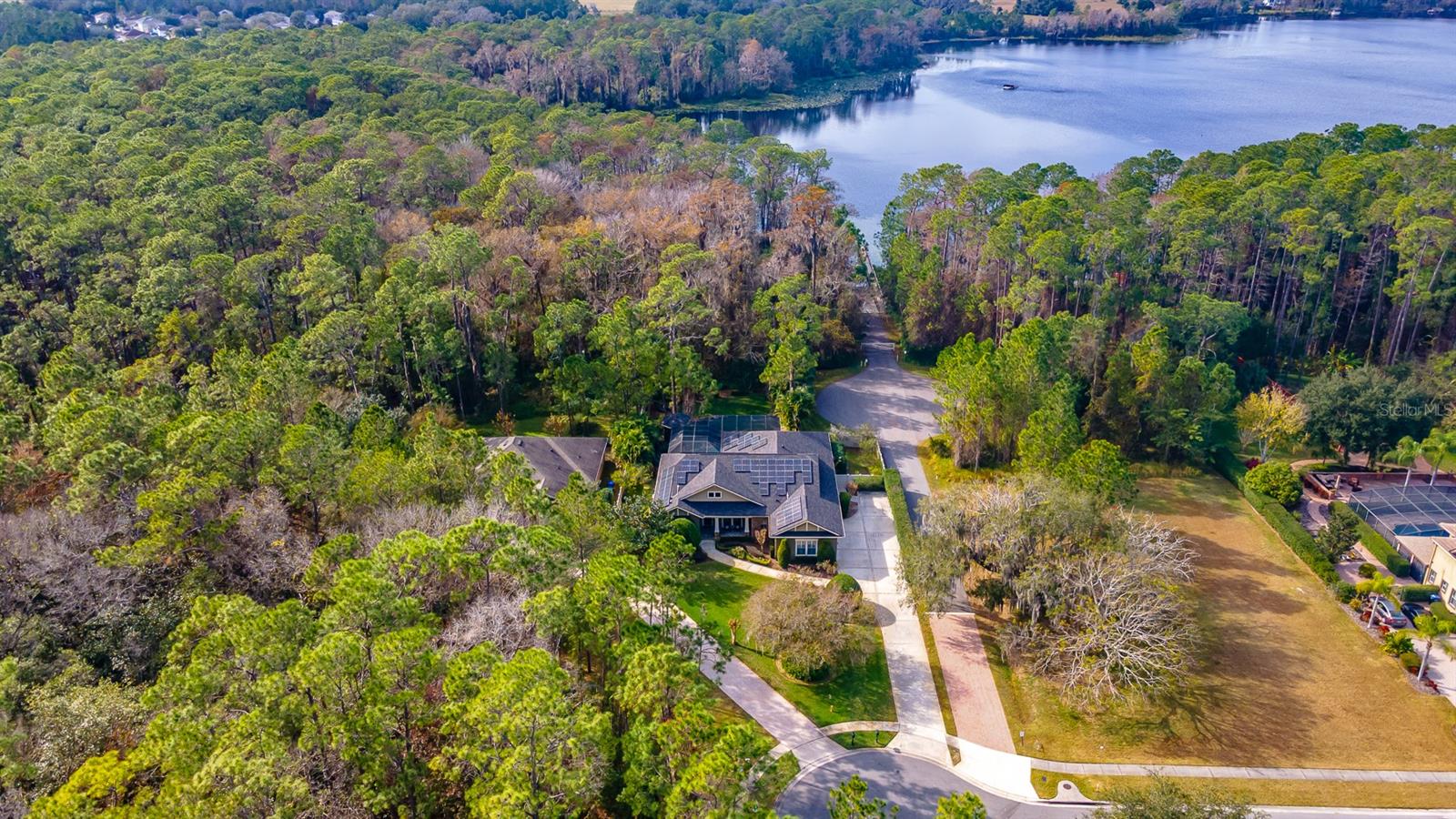 Image 3 of 81 For 2750 Lee Shore Loop