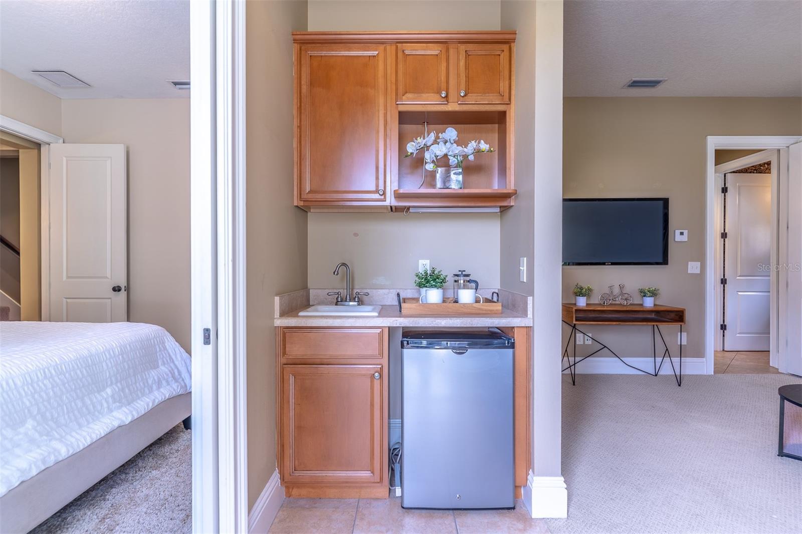 Image 33 of 81 For 2750 Lee Shore Loop