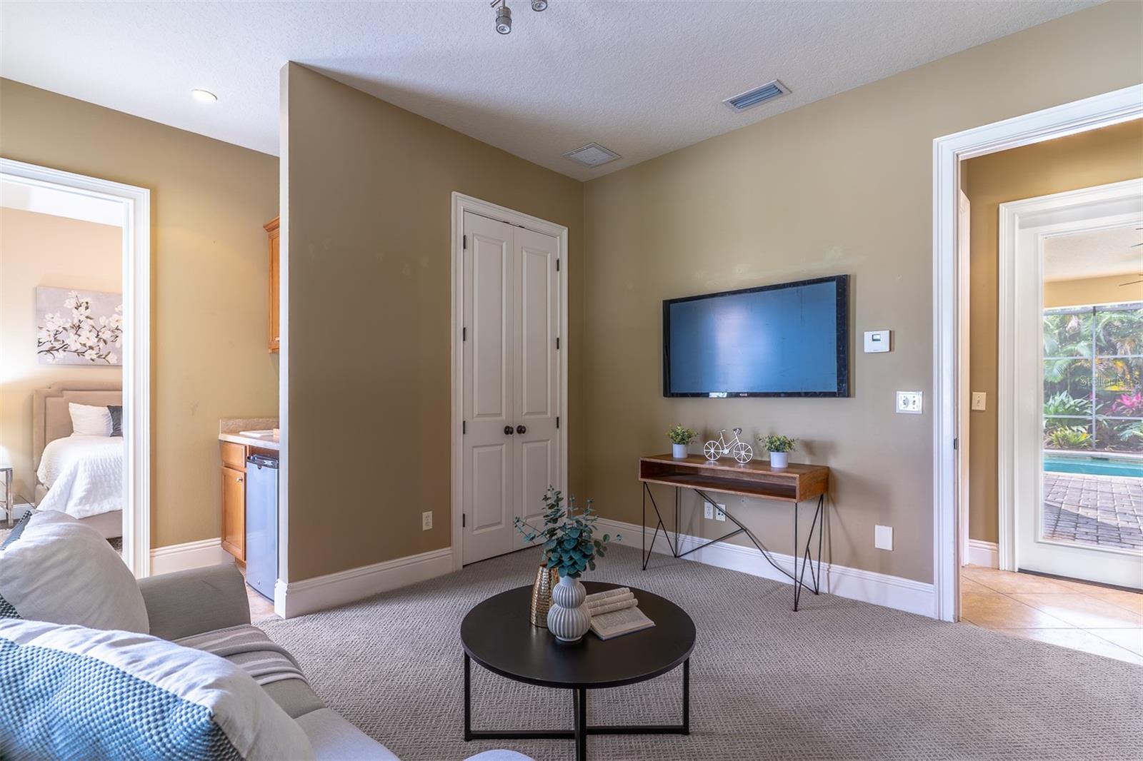 Image 35 of 81 For 2750 Lee Shore Loop