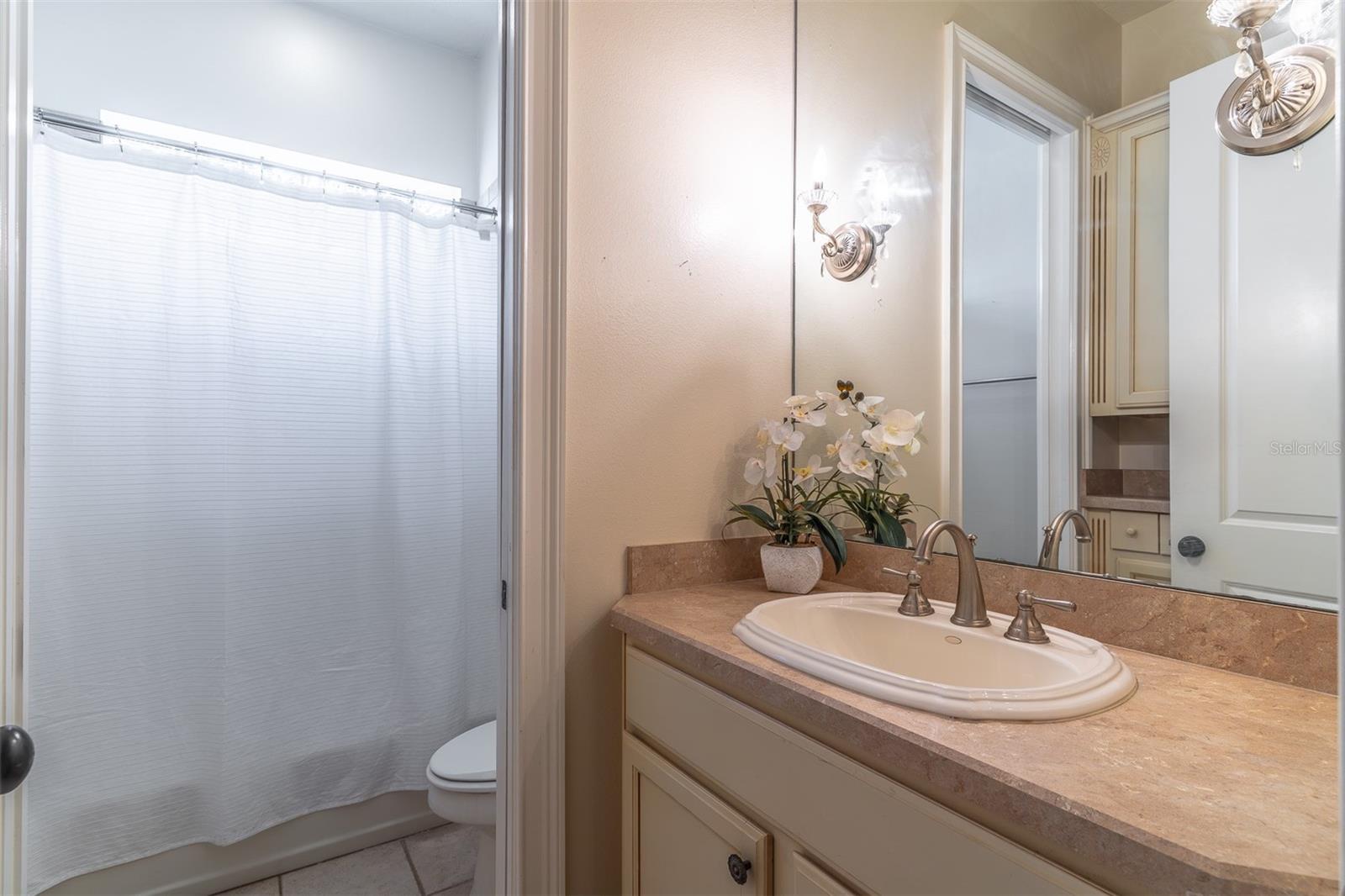 Image 38 of 81 For 2750 Lee Shore Loop