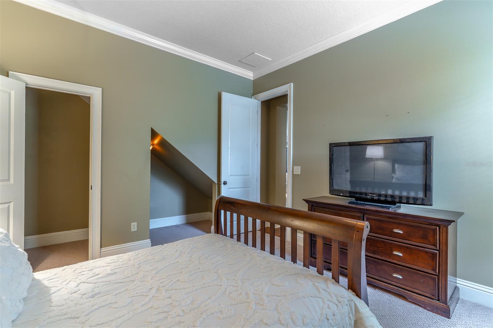 Image 40 of 81 For 2750 Lee Shore Loop