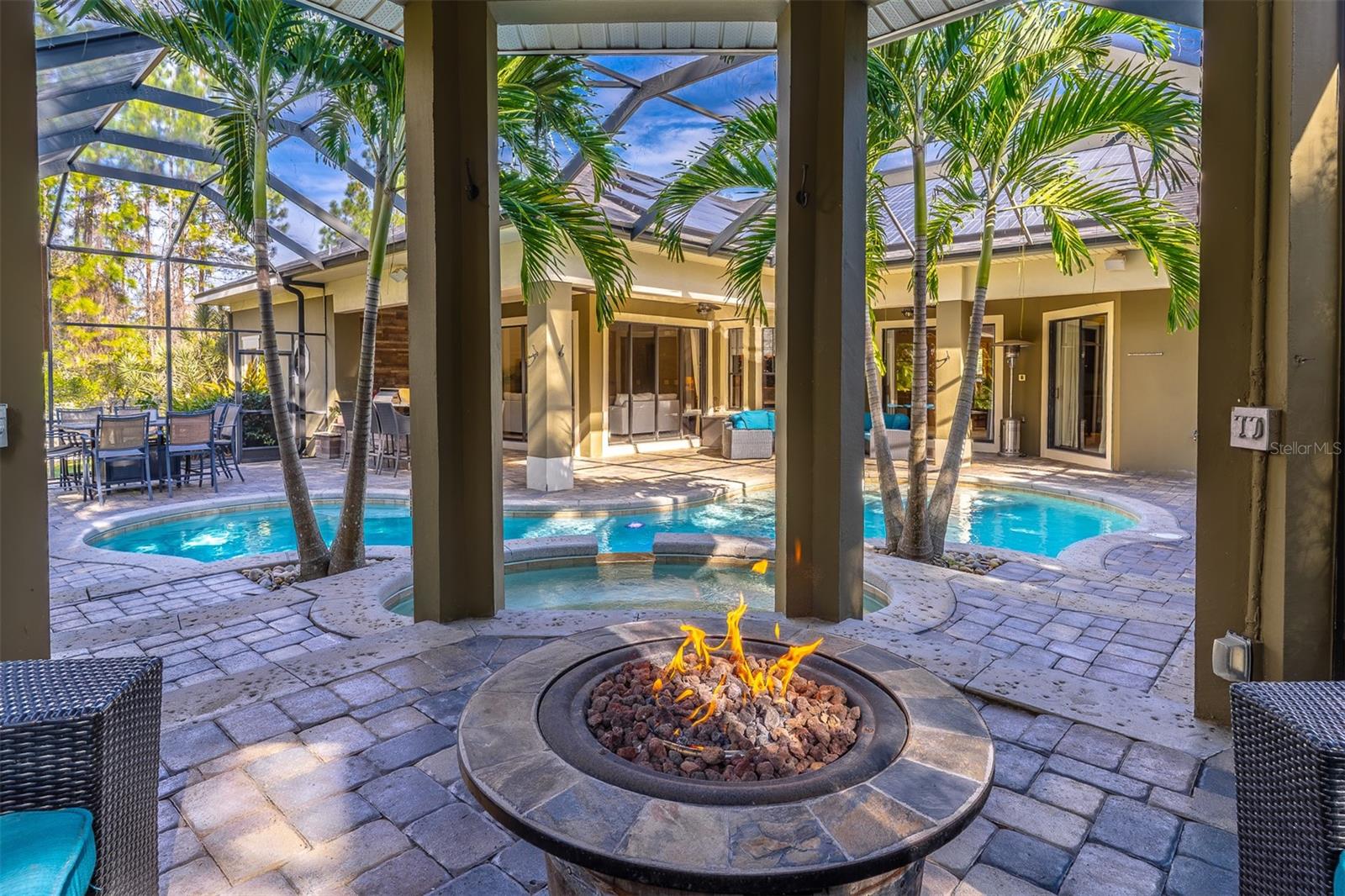 Image 53 of 81 For 2750 Lee Shore Loop