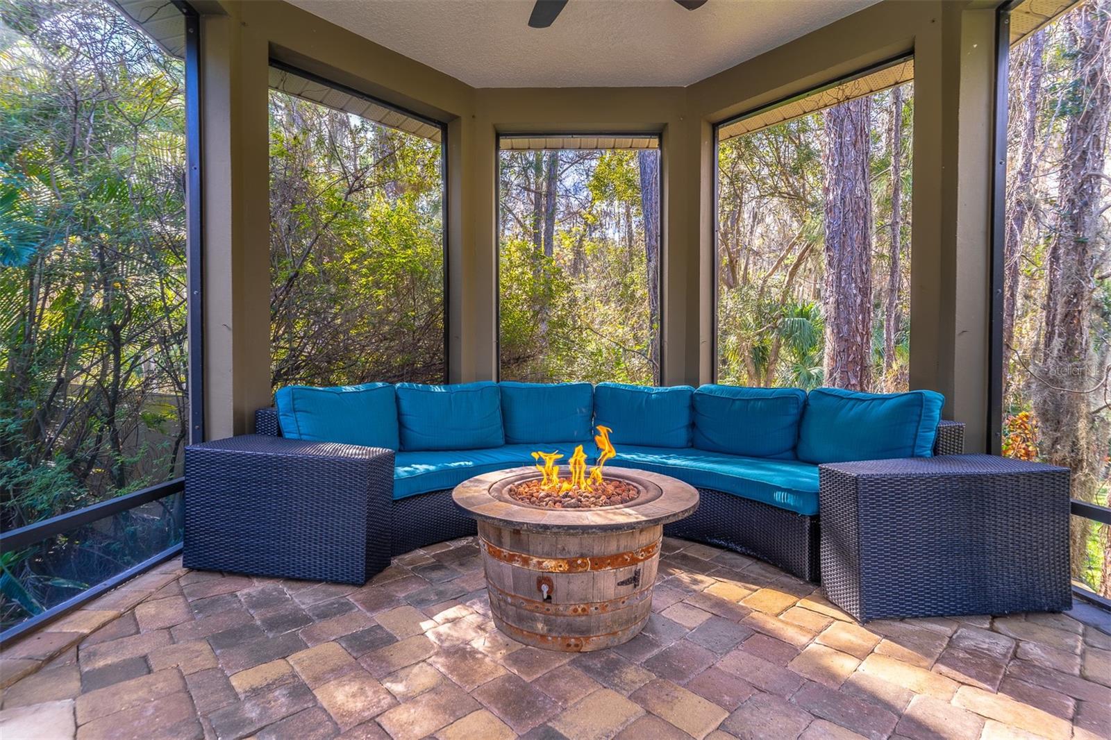 Image 6 of 81 For 2750 Lee Shore Loop