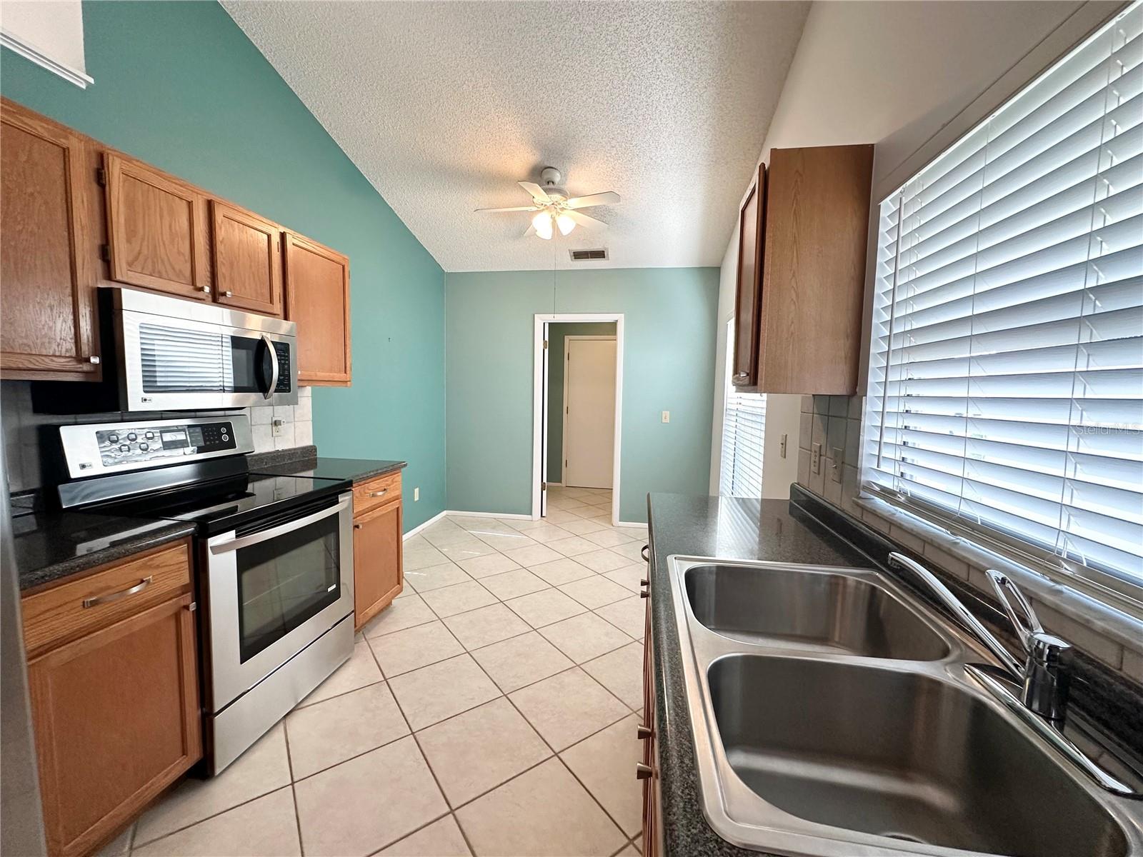 Image 11 of 28 For 1571 Margarete Crescent Drive