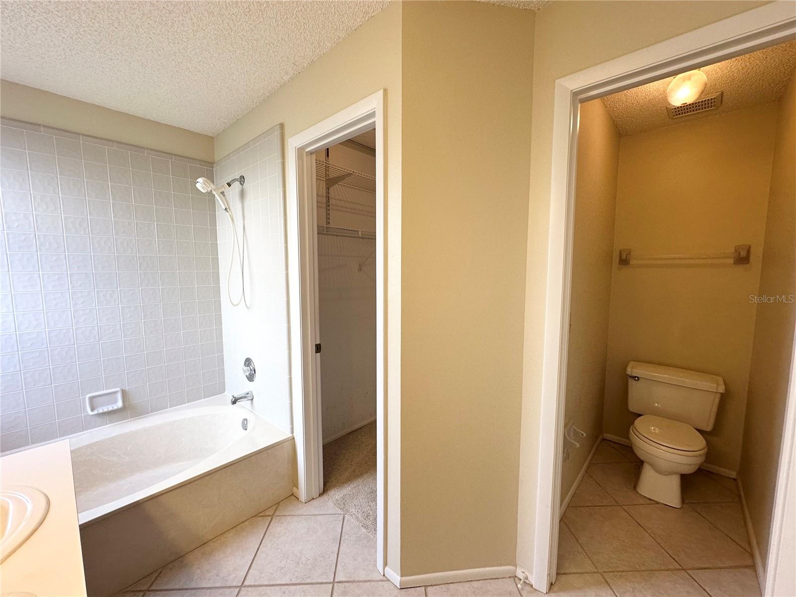 Image 18 of 28 For 1571 Margarete Crescent Drive