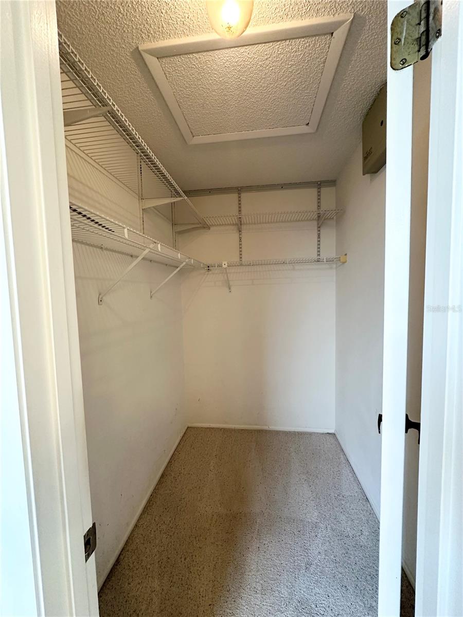 Image 19 of 28 For 1571 Margarete Crescent Drive