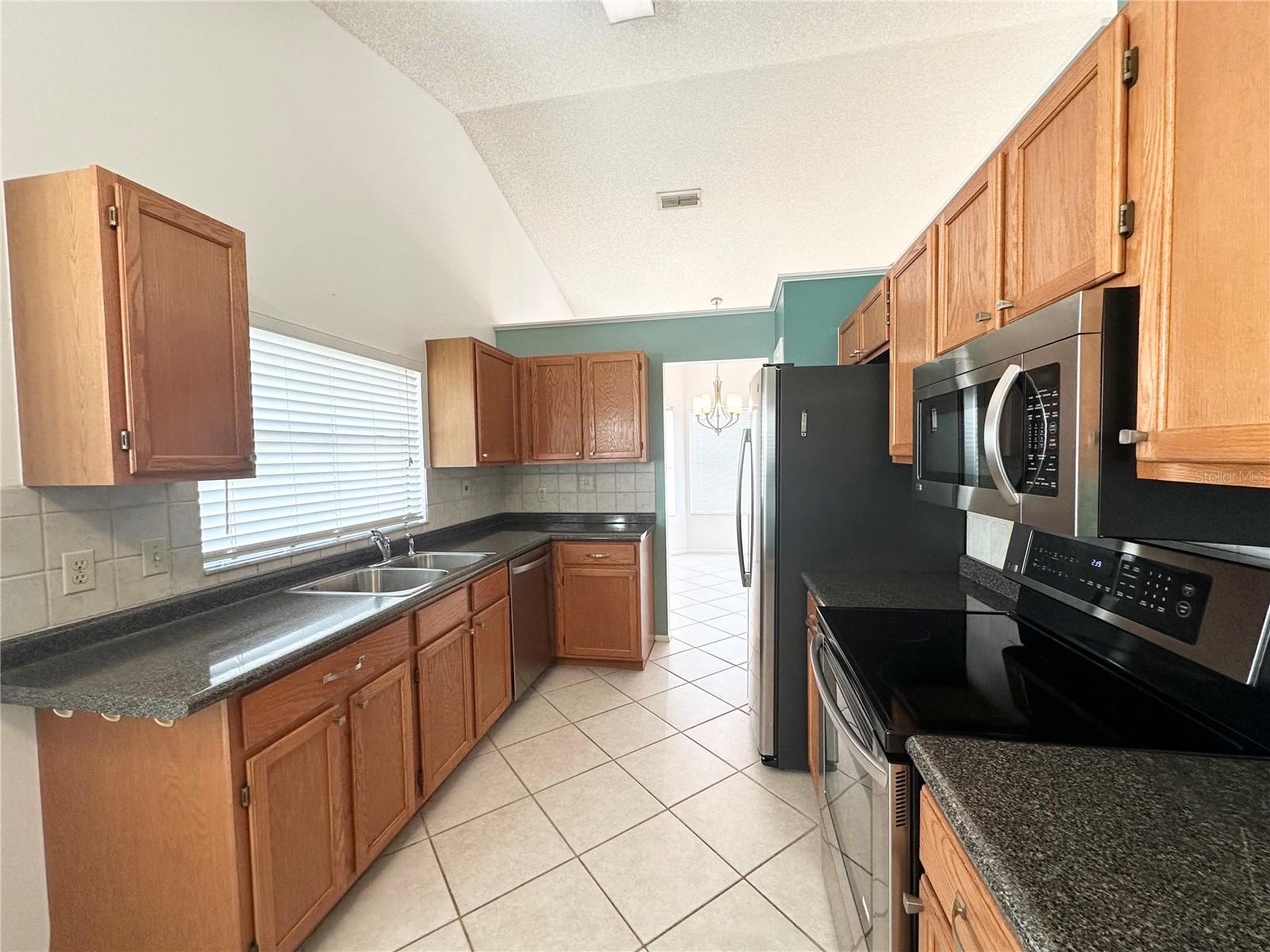 Image 2 of 28 For 1571 Margarete Crescent Drive