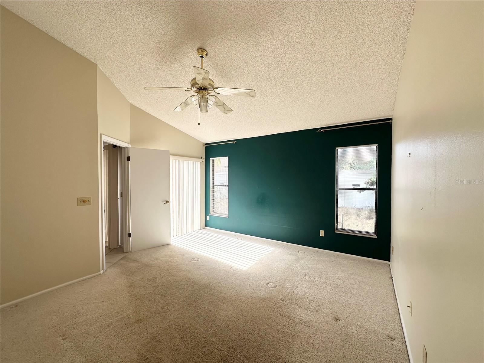 Image 4 of 28 For 1571 Margarete Crescent Drive