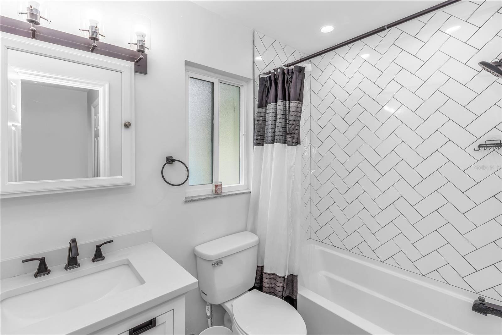 Image 13 of 23 For 623 Alton Road