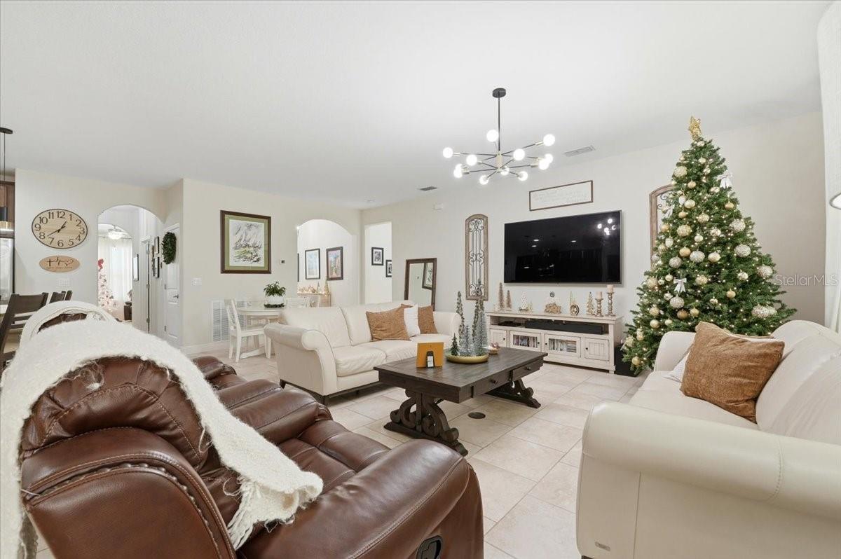 Image 7 of 24 For 136 Casa Bella Blvd