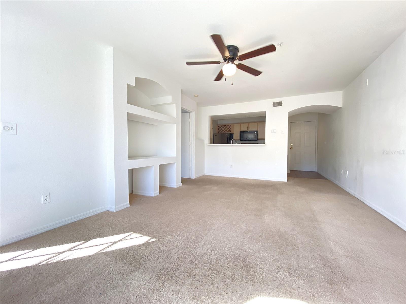 Image 7 of 38 For 7340 Westpointe Boulevard 329