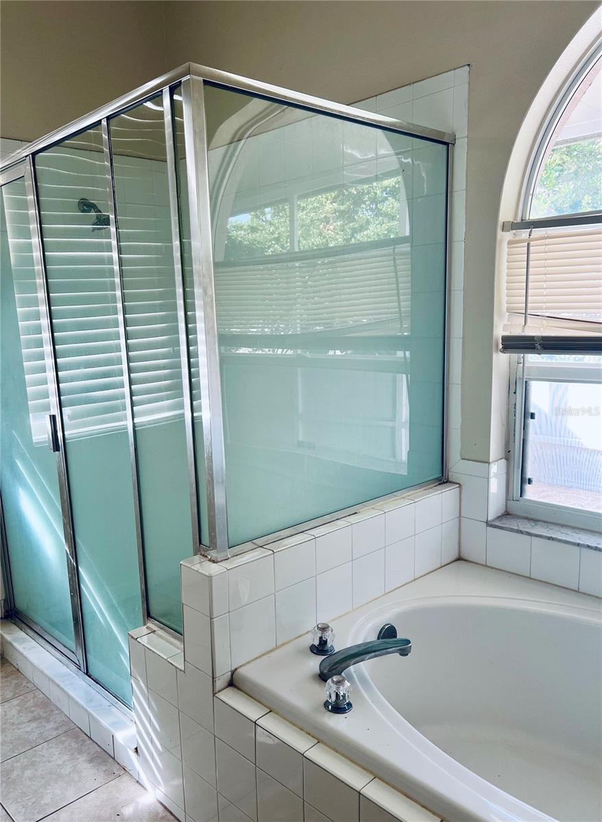 Image 36 of 49 For 13367 Luxbury Loop