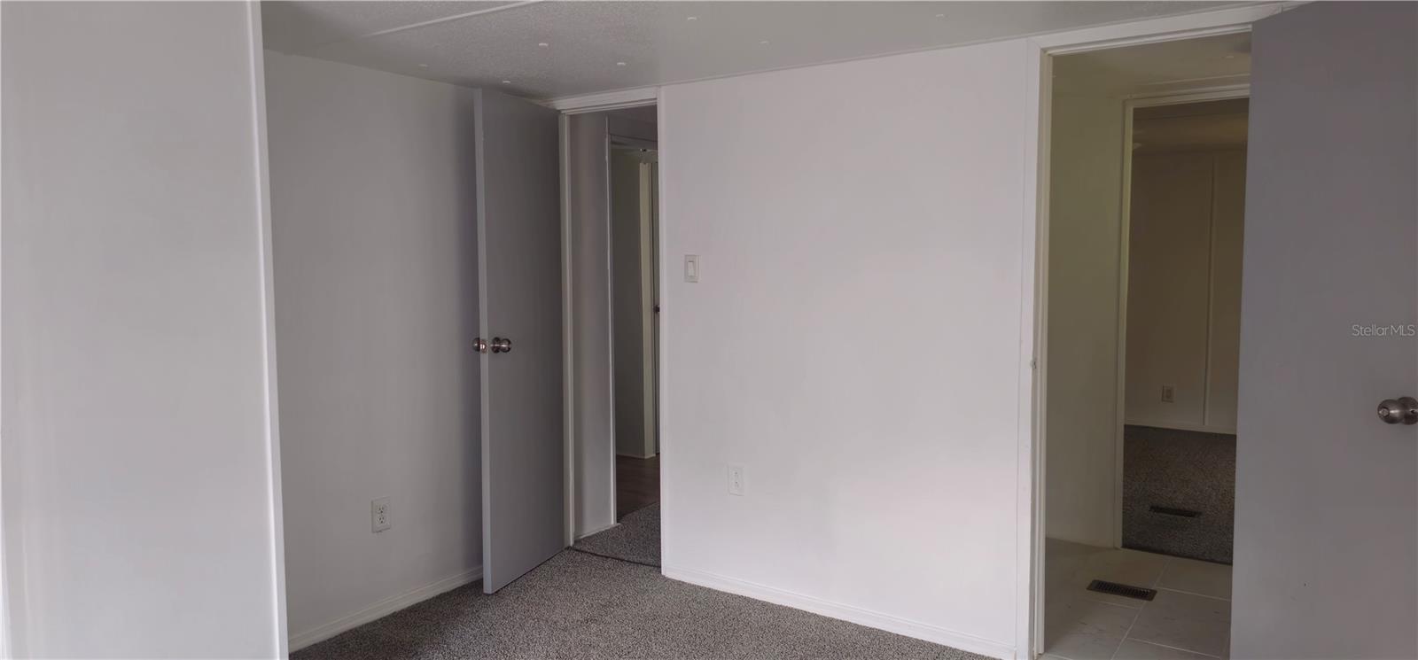 Image 16 of 31 For 221 Sunshine Boulevard