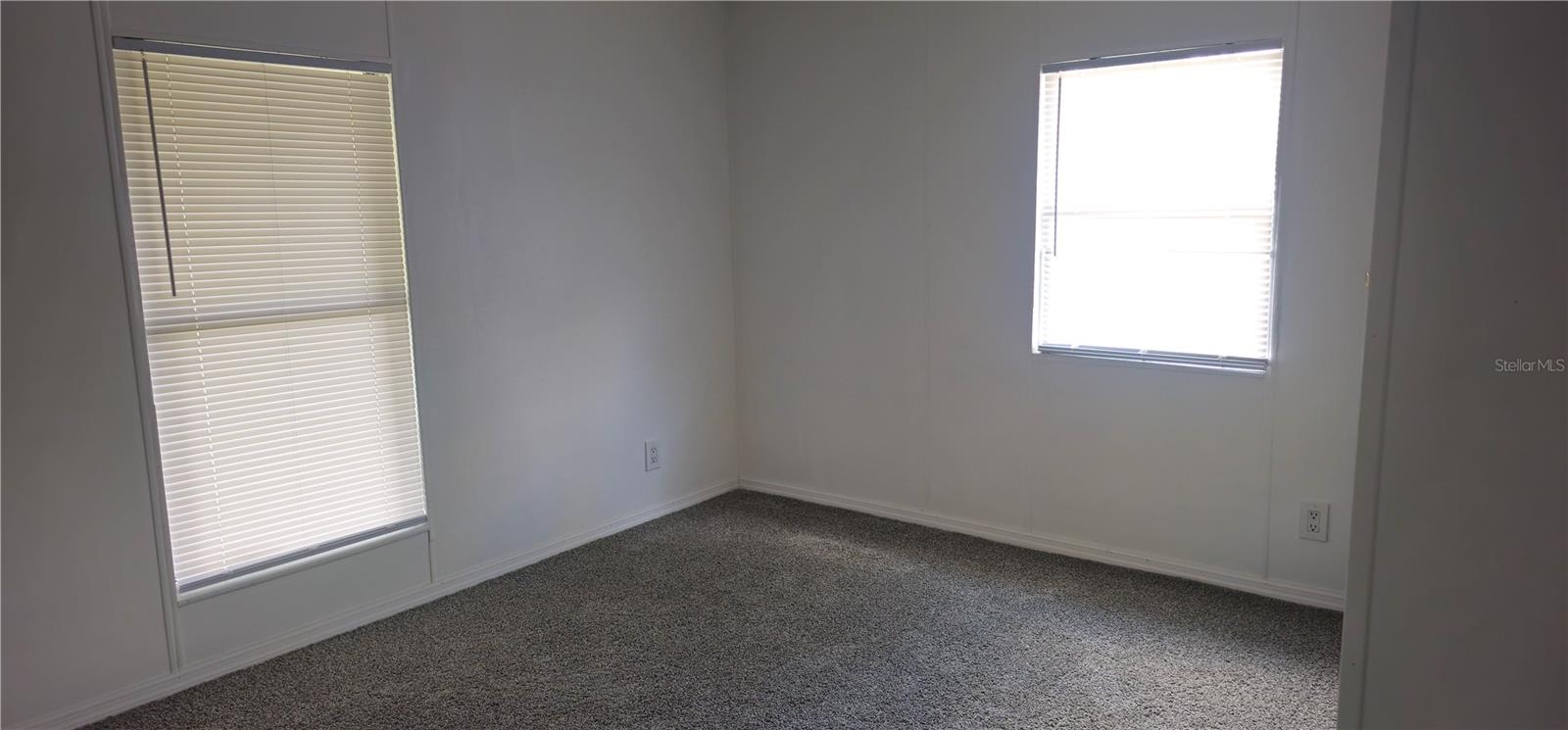 Image 17 of 31 For 221 Sunshine Boulevard