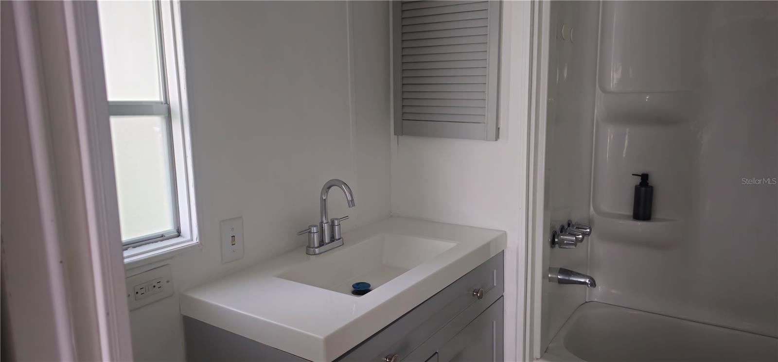 Image 23 of 31 For 221 Sunshine Boulevard