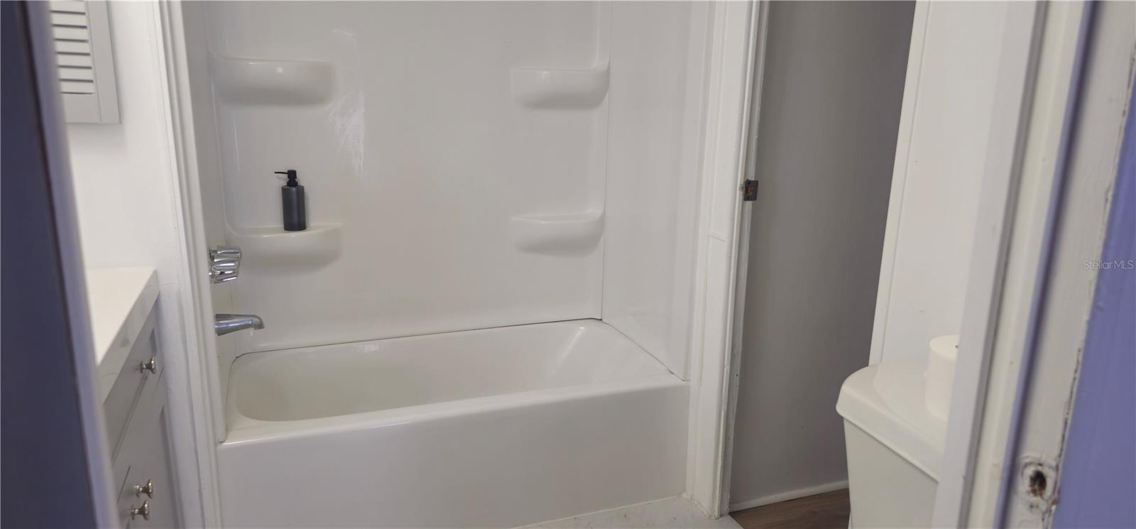 Image 24 of 31 For 221 Sunshine Boulevard