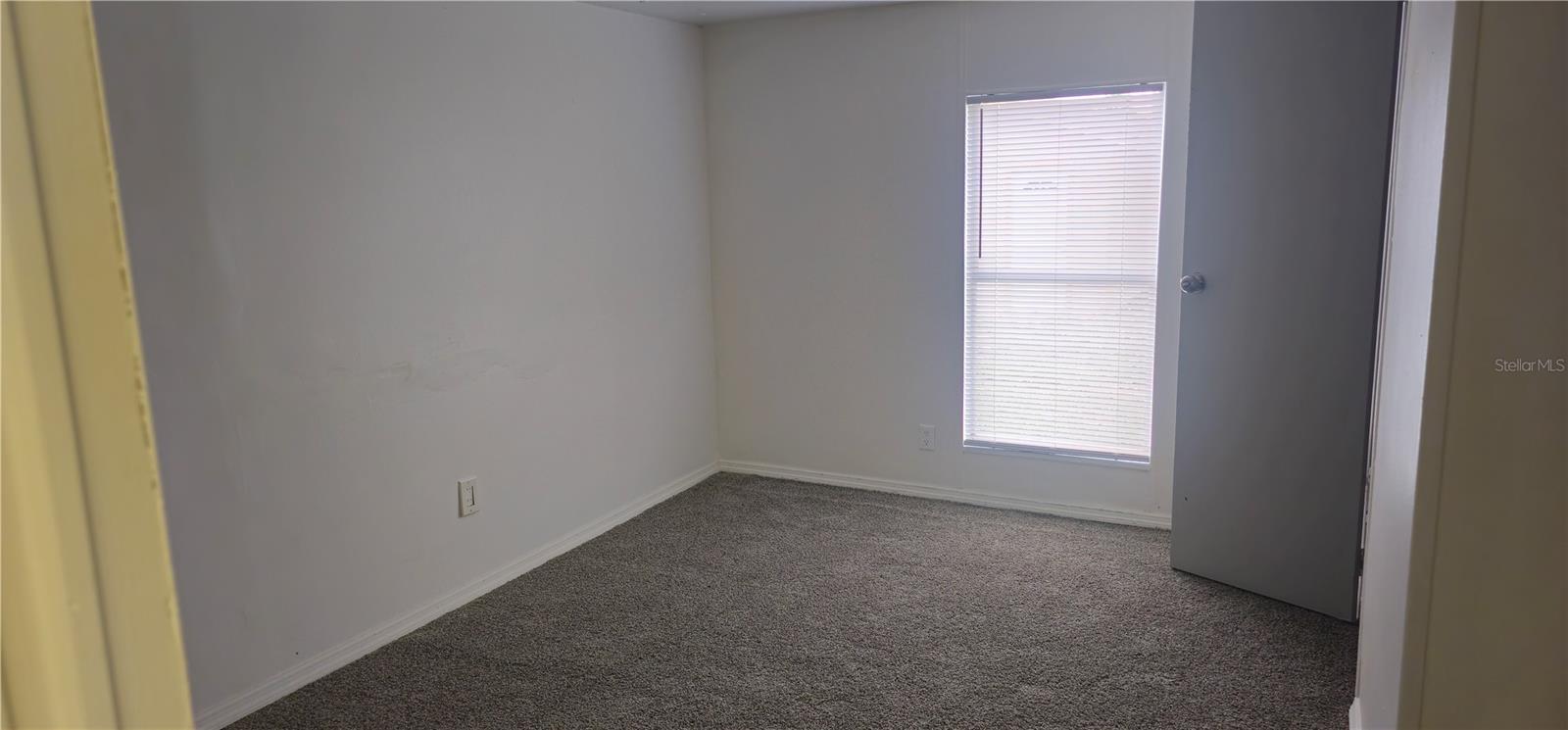 Image 25 of 31 For 221 Sunshine Boulevard