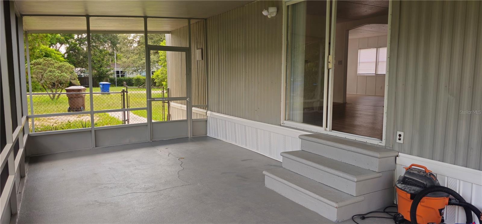 Image 3 of 31 For 221 Sunshine Boulevard