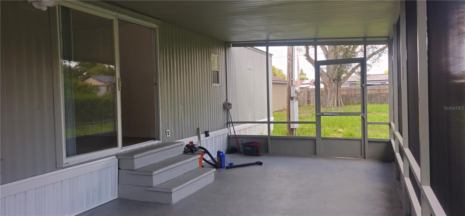 Image 4 of 31 For 221 Sunshine Boulevard