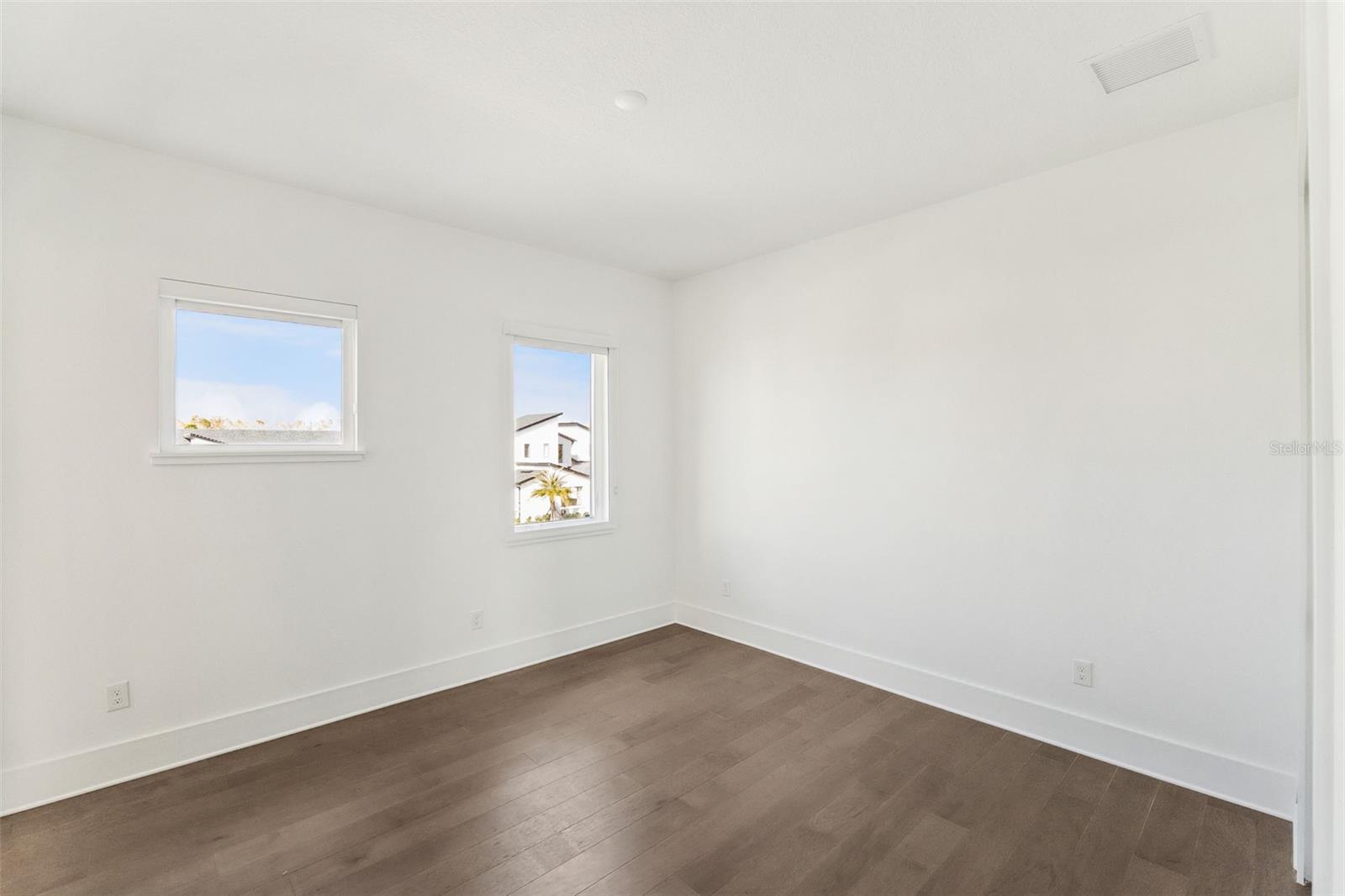 Image 25 of 55 For 9720 Laurel Berry Drive