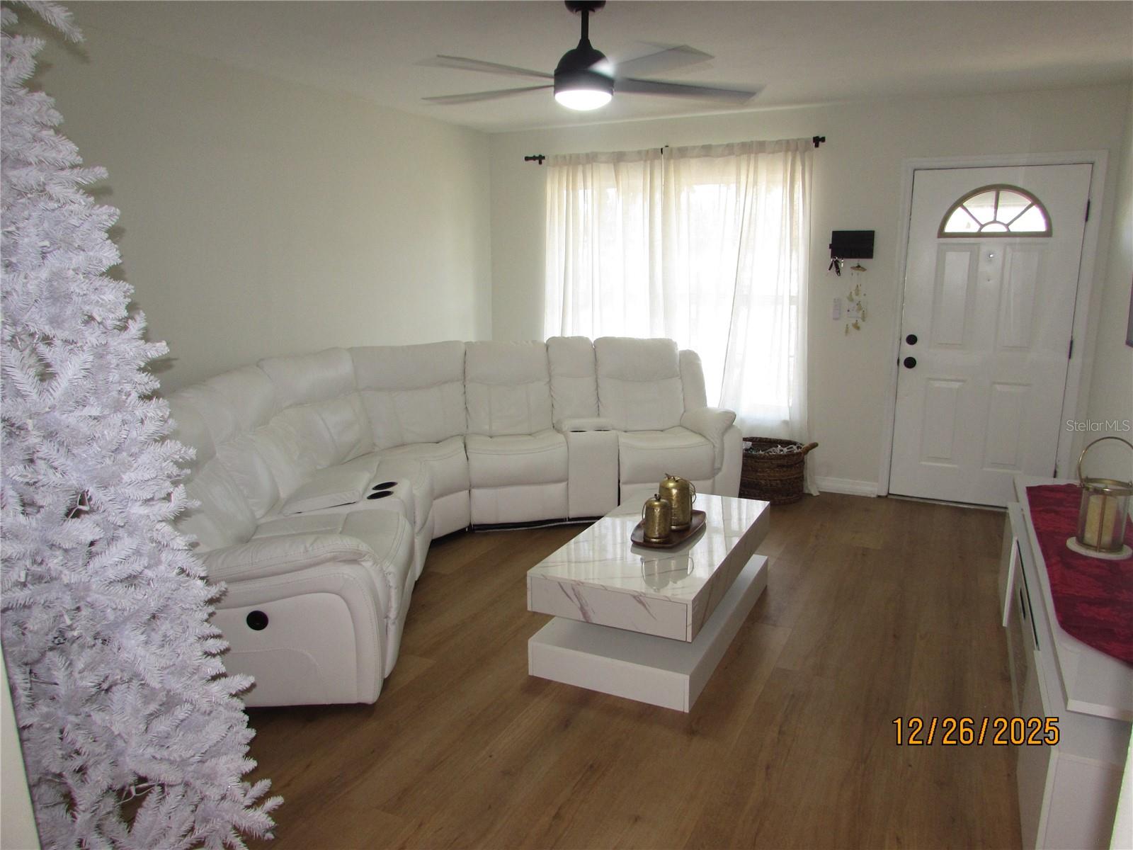 Image 4 of 20 For 401 Elm Drive