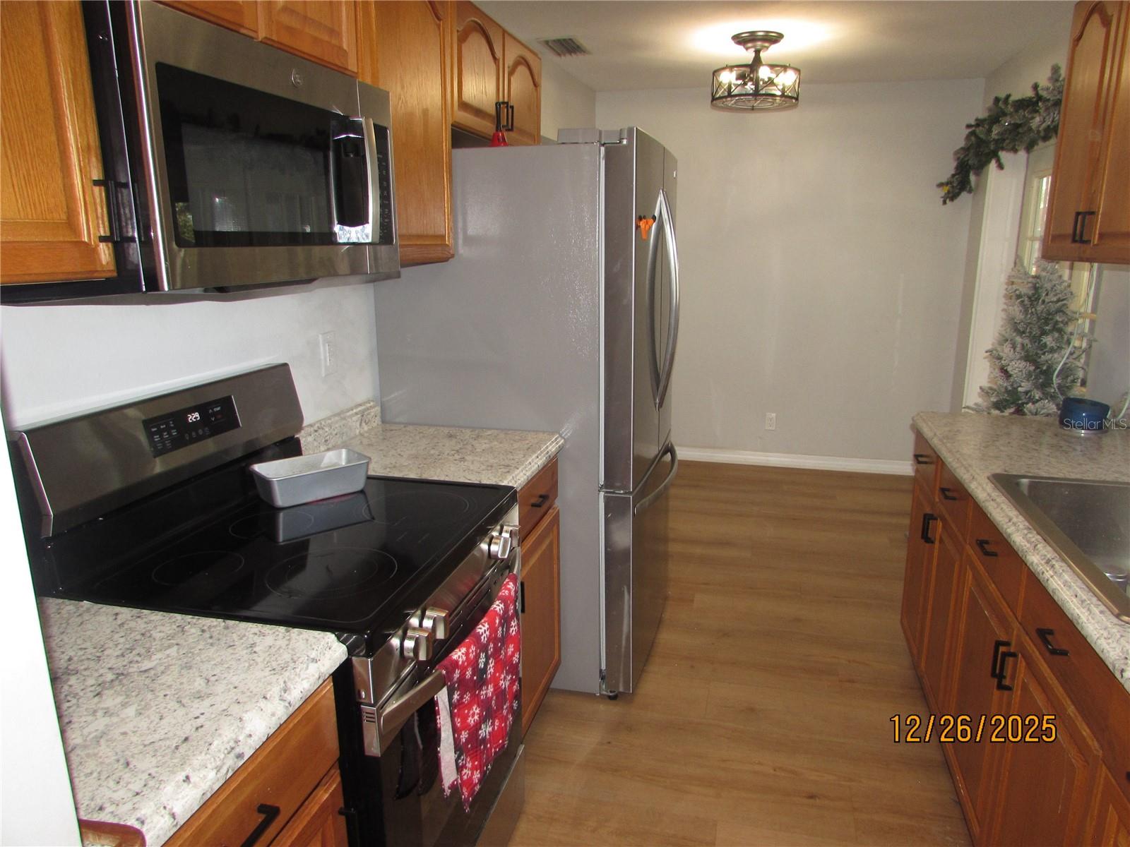 Image 9 of 20 For 401 Elm Drive