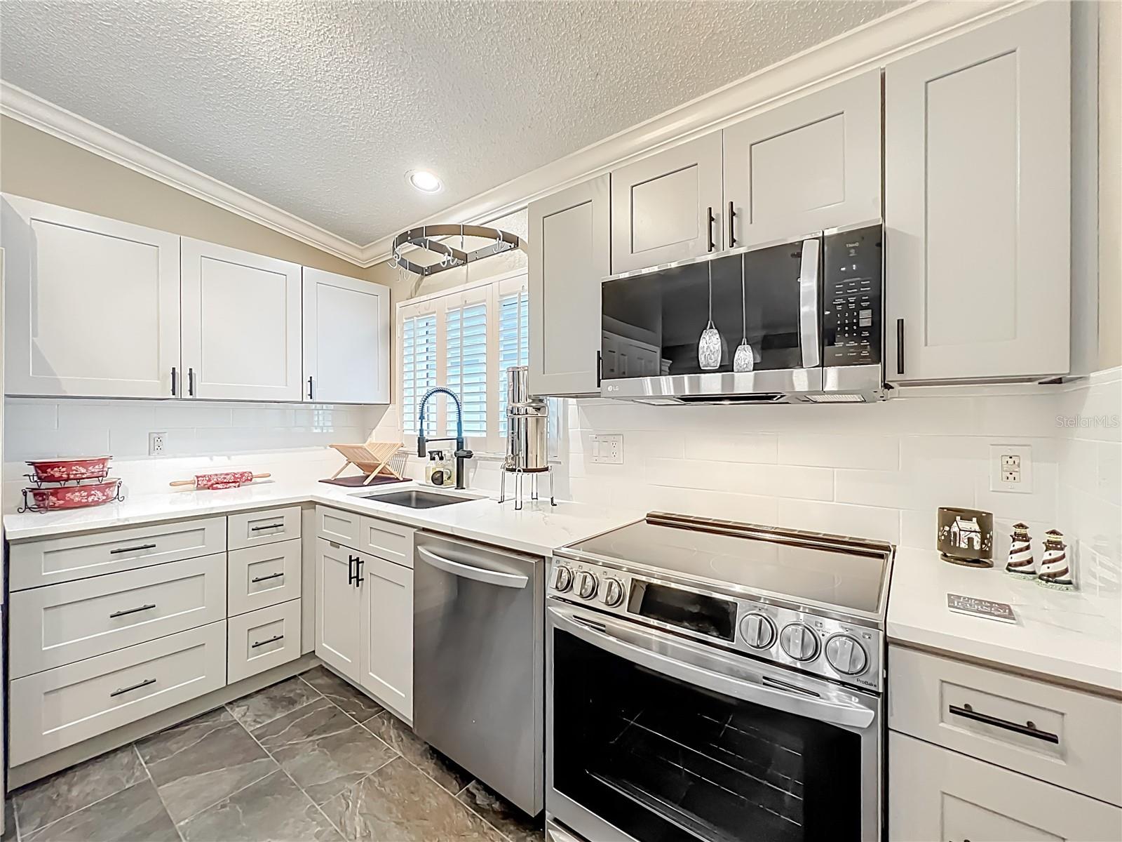 Image 16 of 58 For 1648 Sand Key Circle