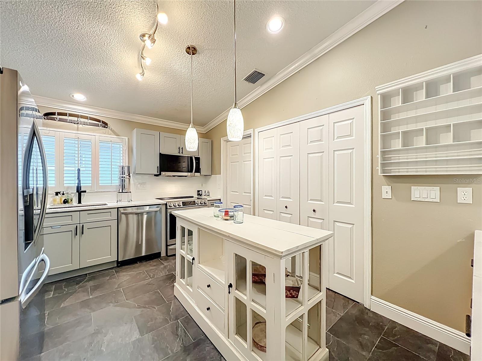 Image 17 of 58 For 1648 Sand Key Circle