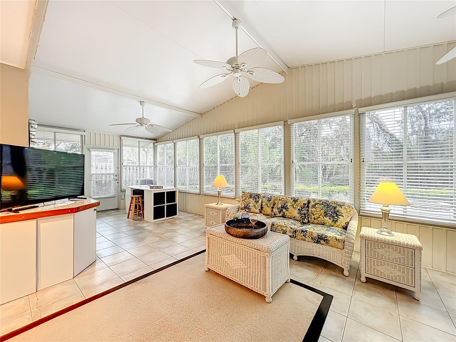 Image 27 of 58 For 1648 Sand Key Circle