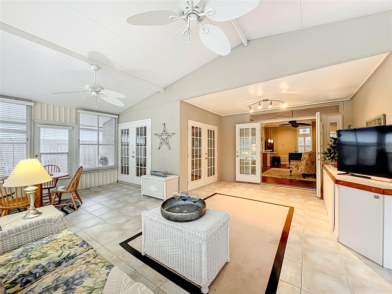 Image 29 of 58 For 1648 Sand Key Circle