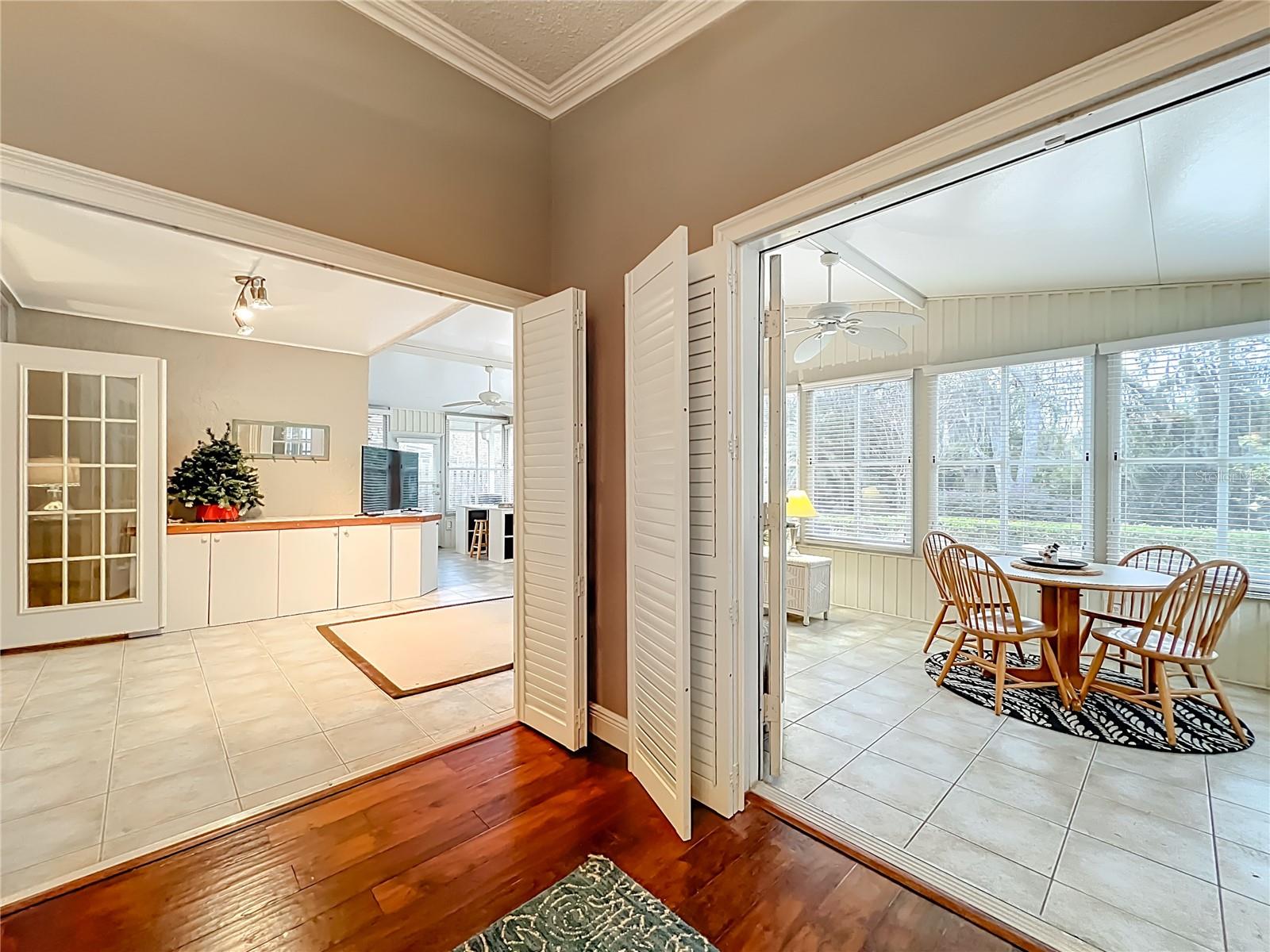 Image 38 of 58 For 1648 Sand Key Circle